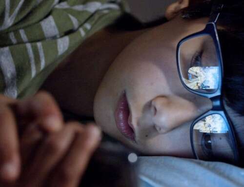 Social media before bedtime wreaks havoc on our sleep − a sleep researcher explains why screens alone aren’t the main culprit